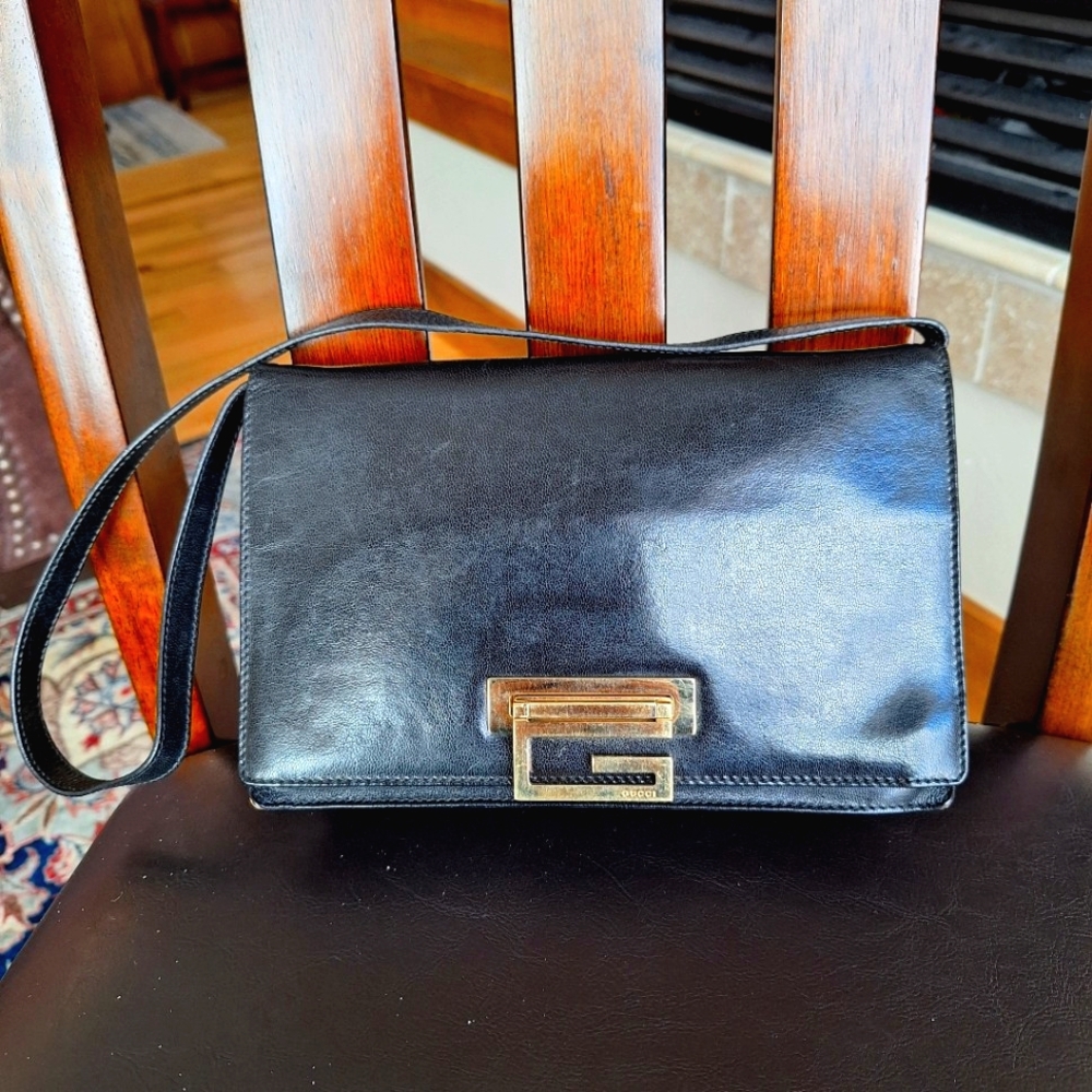 Authentic Gucci leather shoulder bag